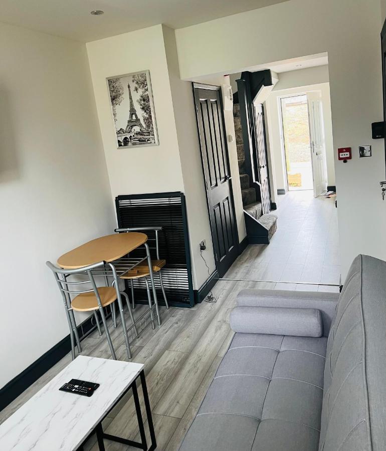 Green Lantern, Private En-Suite Double Bedroom Aveley Dış mekan fotoğraf