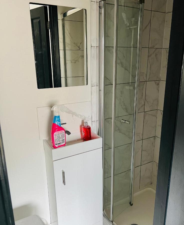 Green Lantern, Private En-Suite Double Bedroom Aveley Dış mekan fotoğraf