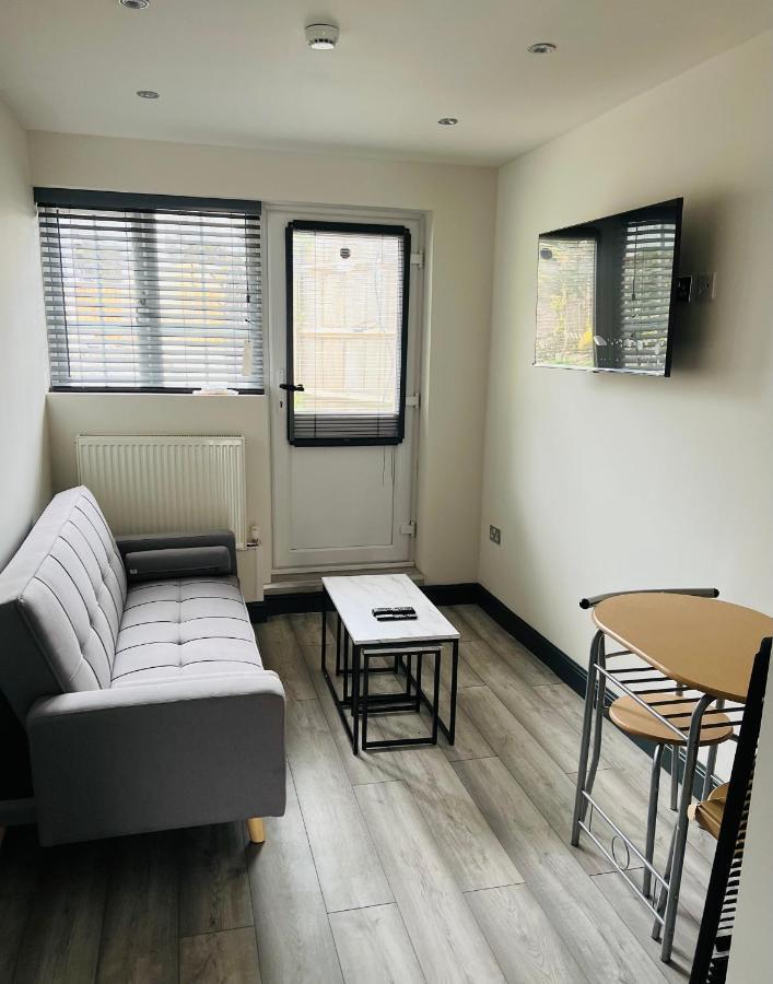 Green Lantern, Private En-Suite Double Bedroom Aveley Dış mekan fotoğraf